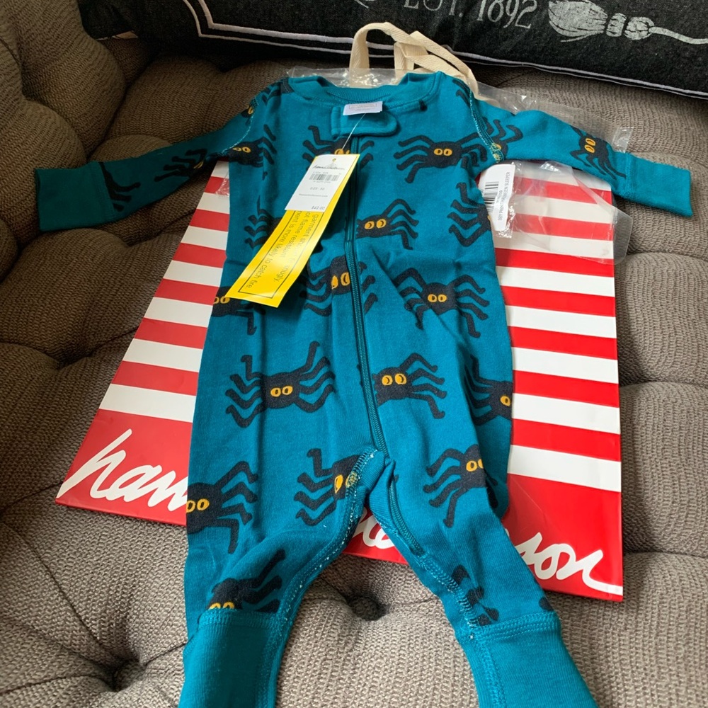 NWT HALLOWEEN KIDS HANNA ANDERSON ZIP UP SLEEPER “BLUE SPIDERS” SIZE 0-3